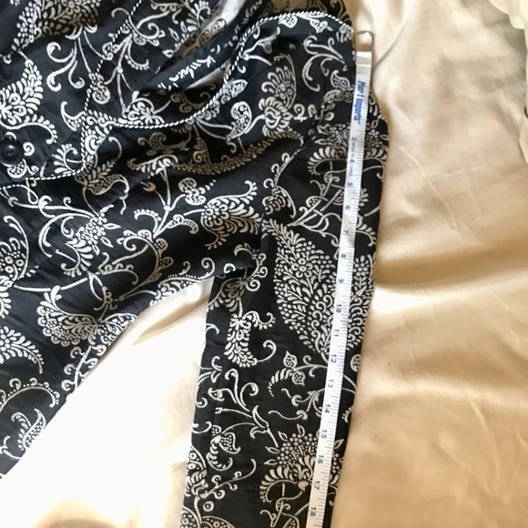 Cabi Crop Blazer Size 6 - Picture 6 of 8